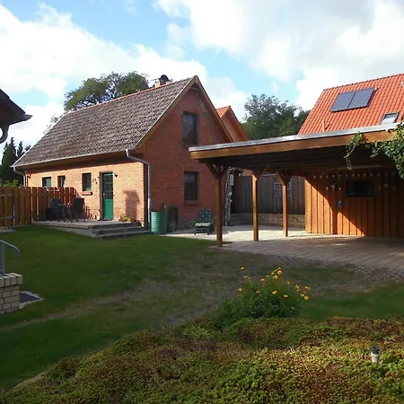 Tannenhaeuschen In Loppin